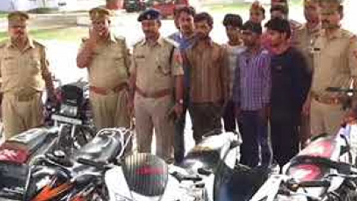 Gang of vehicle lifters busted, two held Oneindia News