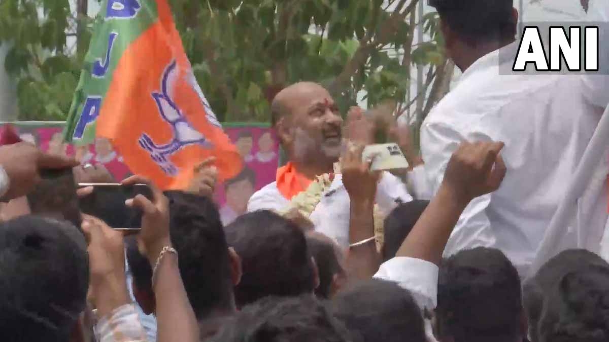 Hours after release in paper leak case, Telangana BJP chief holds grand roadshow