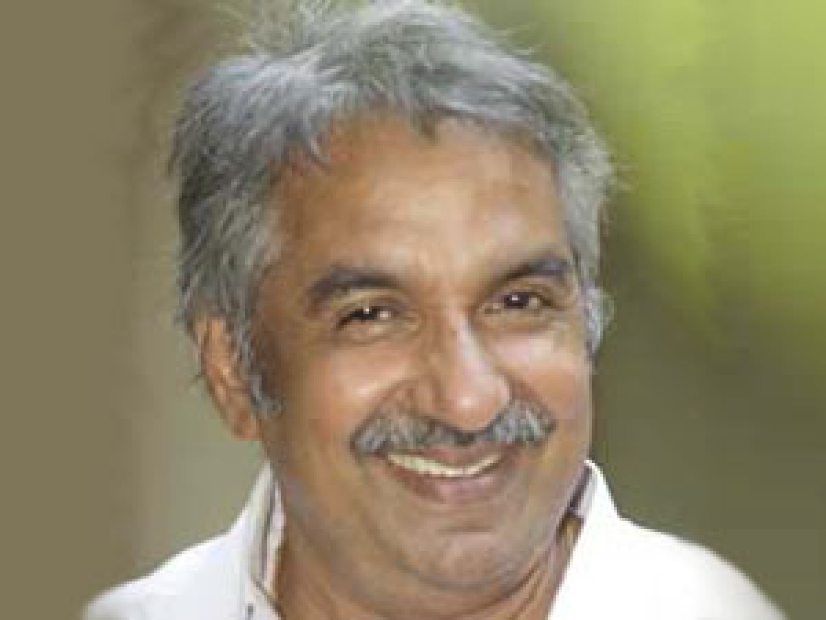 Oommen Chandy to swear in as new Kerala CM on Wednesday - Oneindia News