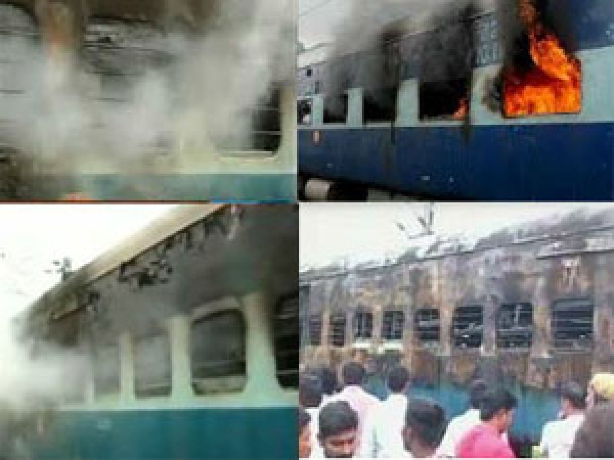 Tamil Nadu Exp Catches Fire; 47 Dead Nellore Railway Station