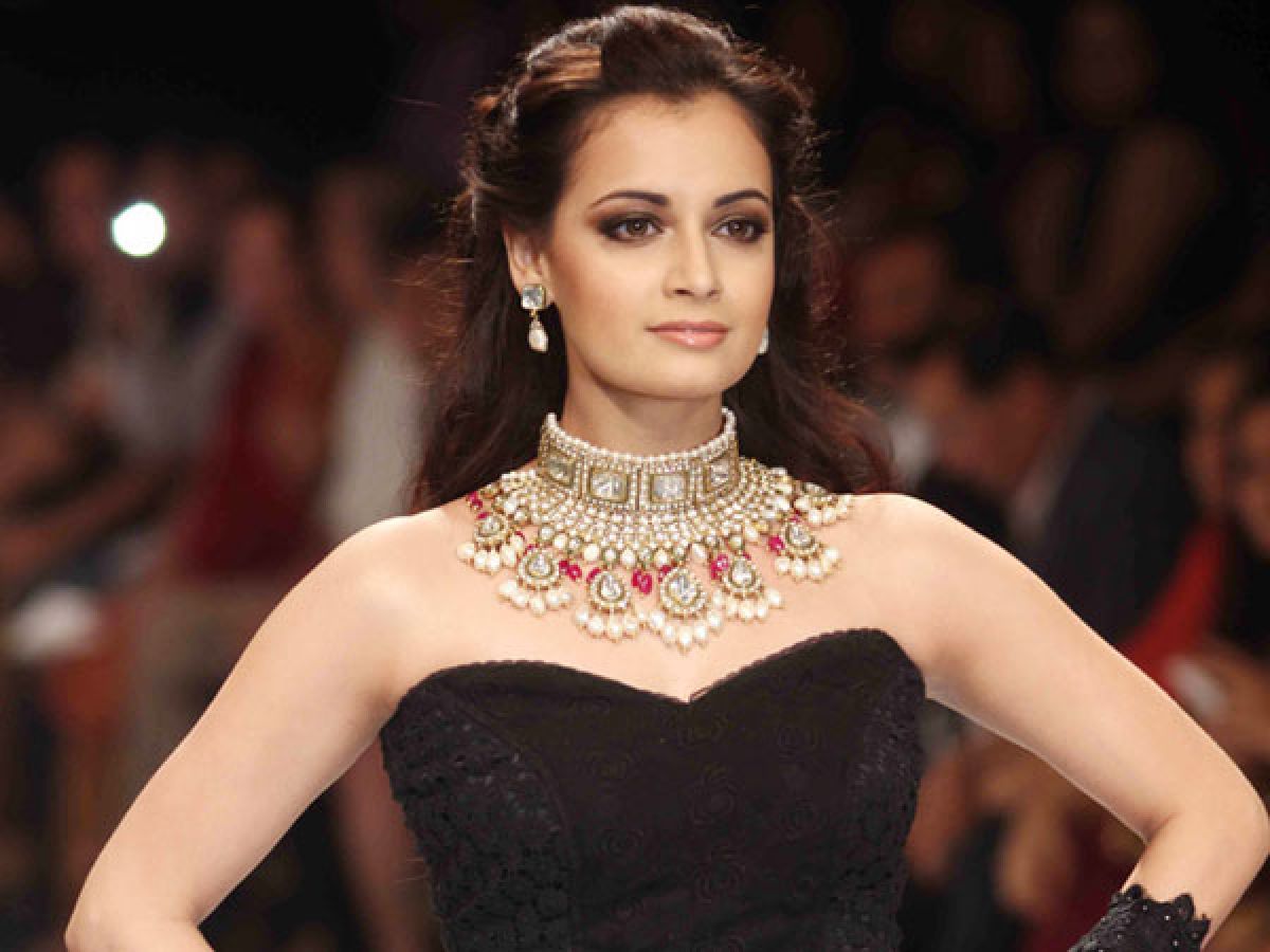 Anti Hindu Tweet Actress Dia Mirza Breaks Her Silence Here Is What All She Said Oneindia News