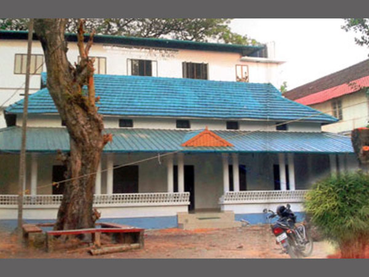 Kerala lawyers boycott newspapers starting Saturday Oneindia News