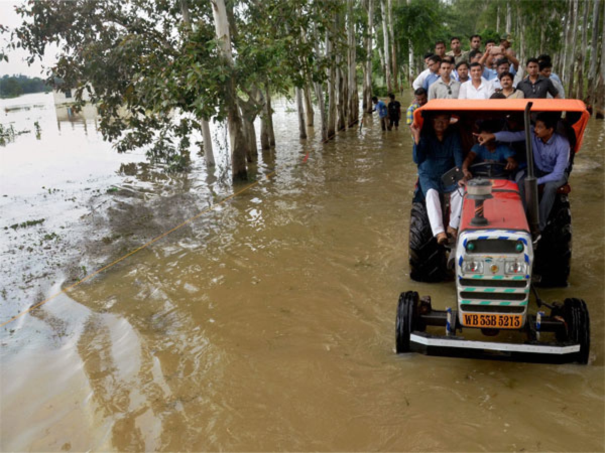 Flood situation in Bengal grim, death toll rises to 28; rain batters