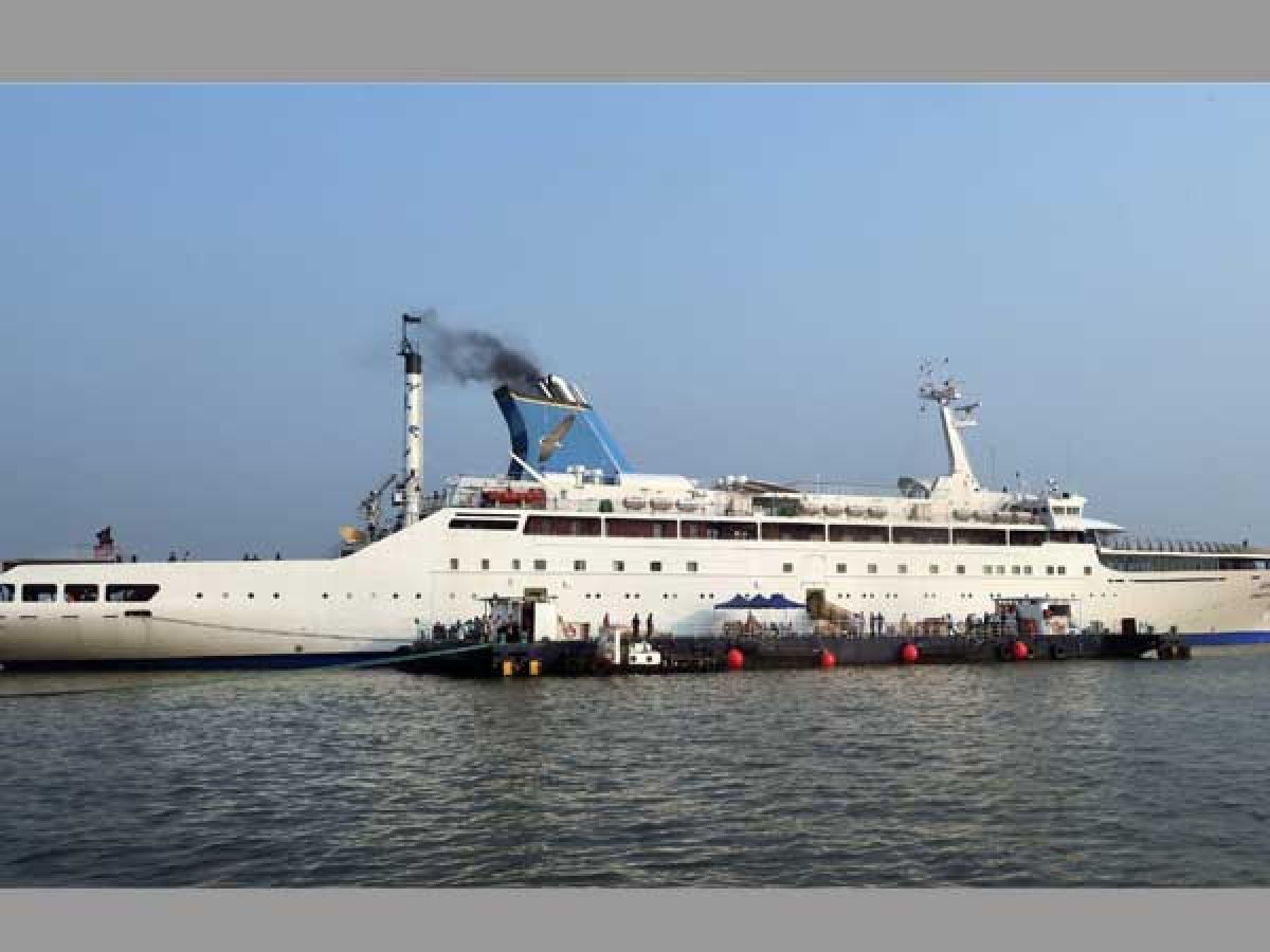 India S First Luxury Cruise Ship From Underwater Suites To Infinity Pools Oneindia News