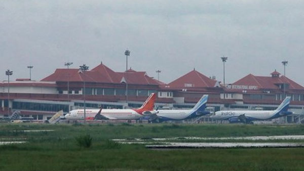 Kerala rains Kochi airport resumes operations, flight from Abhu Dhabi