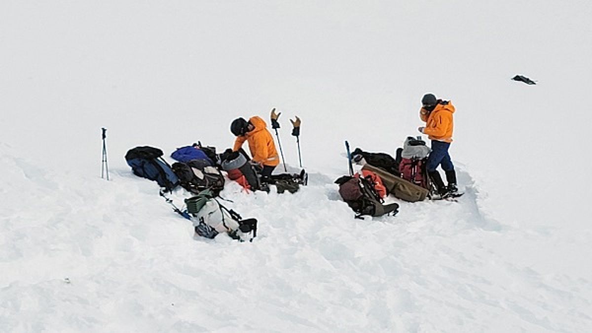 Wreckage of helicopter that killed 5 found on glacier Oneindia News