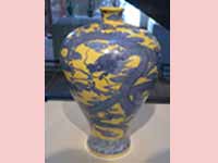 A vase from Qing era A vase from Qing era