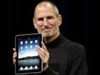 Steve Jobs with iPad