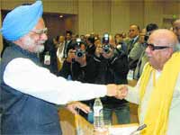 Manmohan Singh with M Karunanidhi 