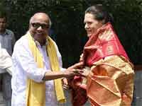 M Karunanidhi-Sonia Gandhi