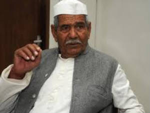 Mahendra Singh Tikait