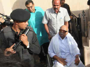 Karunanidhi in Delhi to visit Kanimozhi in Tihar Jail