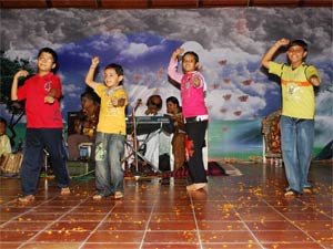 Kids Dancing