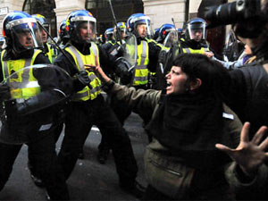 London riots - YouTube video screenshot