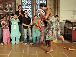 Michelle Obama's dane in Mumbai with kids