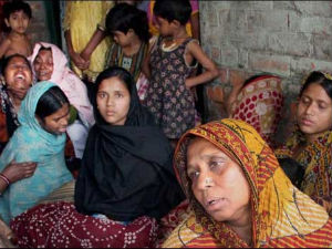 Relatives of Hooch liquor tragedy victims
