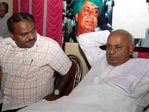 Deve Gowda with son Kumaraswamy