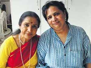 Varsha with Asha Bhosle
