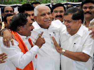 Yeddyurappa with Shettar and Eshwarappa