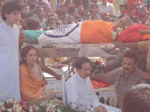 The Thackerays at Shiv Sena chief's funeral