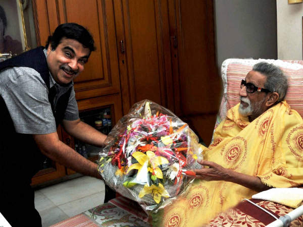 Gadkari with Bal Thackeray