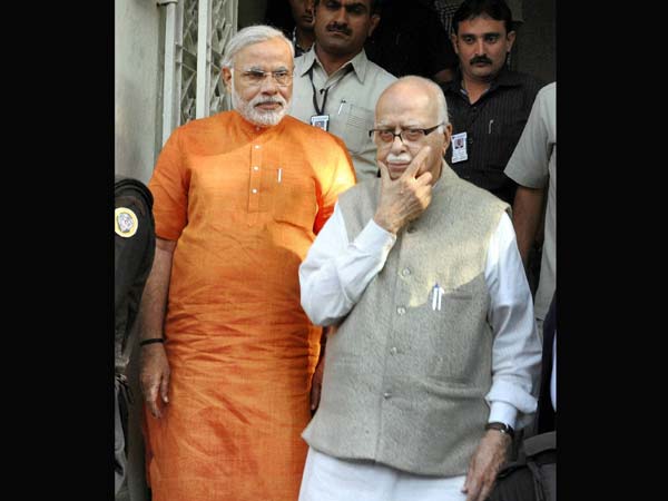 L K Advani and Narendra Modi at the party headquarters