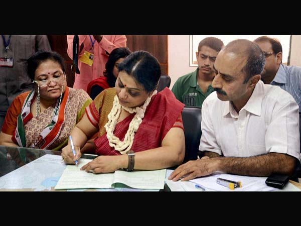 Shweta Bhatt wife of suspended ips officer sanjeev 