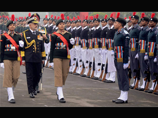 Chief of the Naval Staff Admiral DK Joshi inspecting a guard of honour