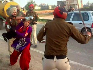 Punjab Cops Beating Woman