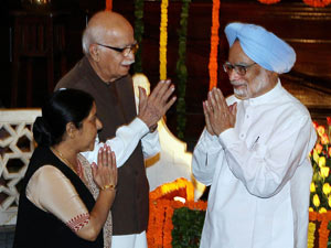 Manmohan Singh with Advani