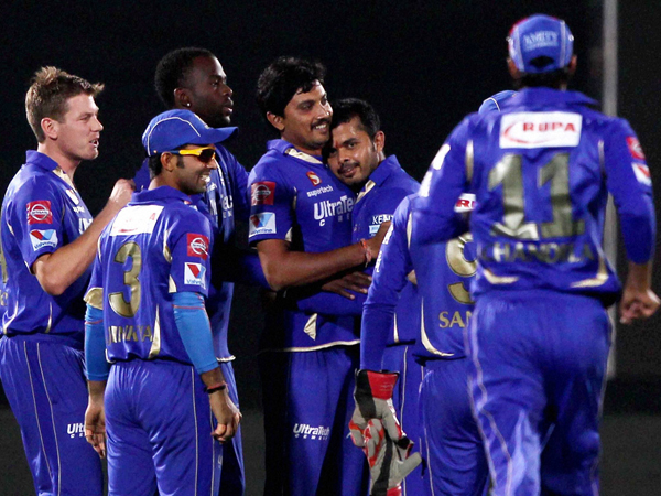 Sreesanth, 2 others held for spot fixing