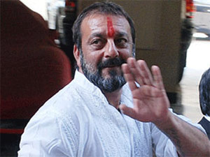 sanjay-dutt-hand