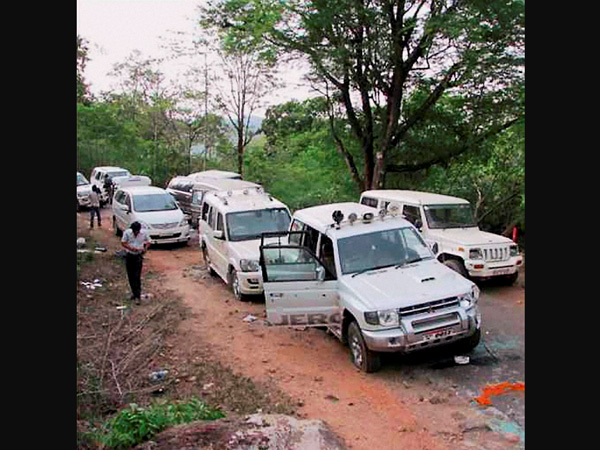 Naxals attack Congress convoy in Chhattisgargh