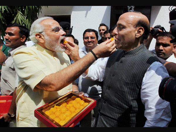 It's Modi v/s Advani time now