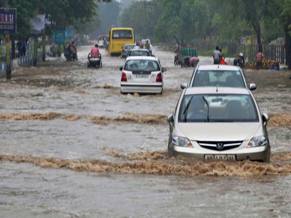 60 killed as rains batter north india