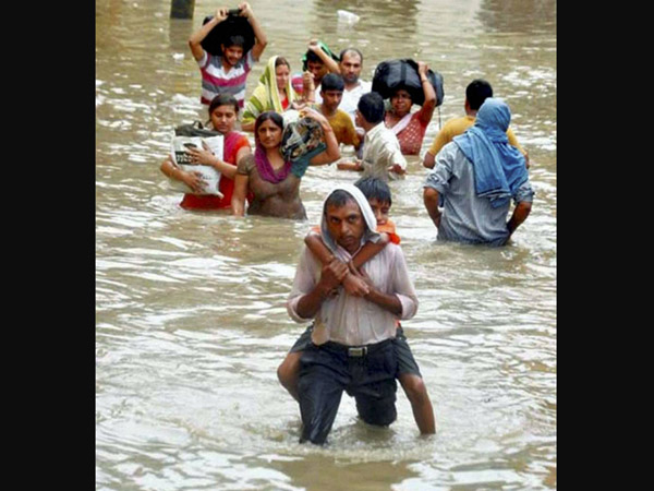 60 killed as rains batter north india