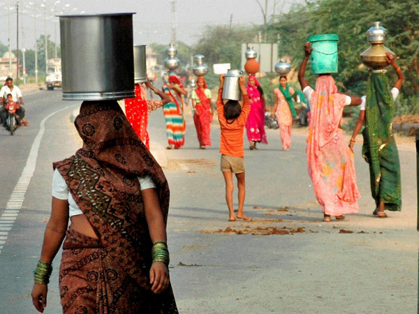 Water contamination: 400 fall ill