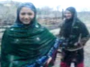 pak-sisters-dancing-in-rain