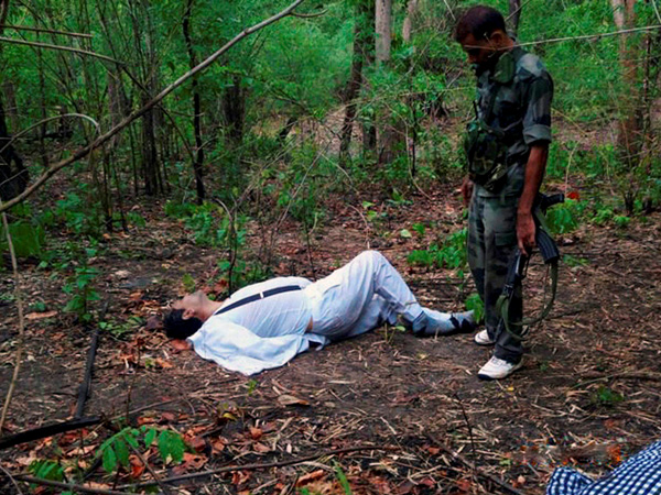 Maoists attacked a police convoy in Jharkhand's Pakur district.