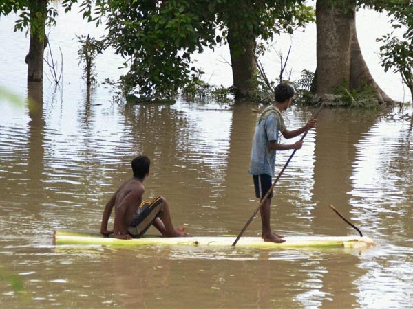 Floods hit Assam, destroy 300 villages Floods hit Assam, destroy 300 villages