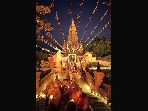 Buddhist monks and devotees from Thailand