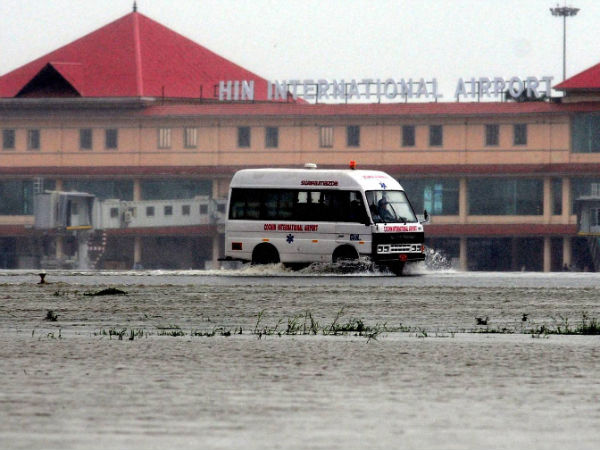 kochi-airport-flooded