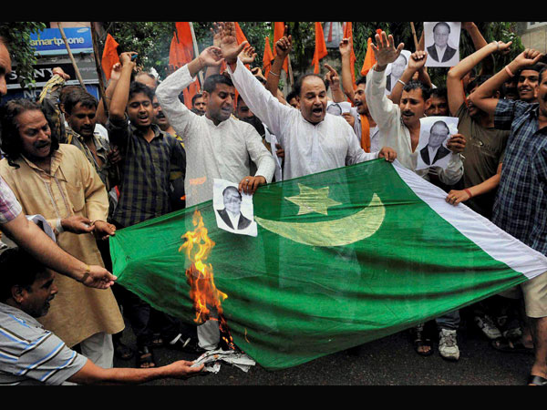 Protests outside Pak High Commission