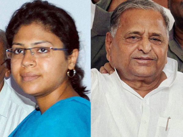 Durga puts her case across Mulayam Singh Durga puts her case across Mulayam Singh
