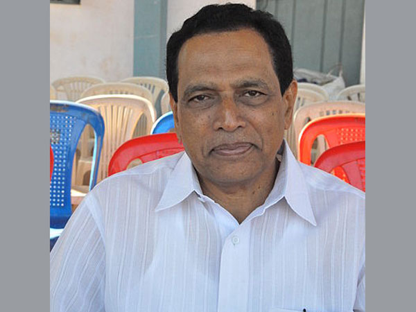 Minister saves six from a sinking car