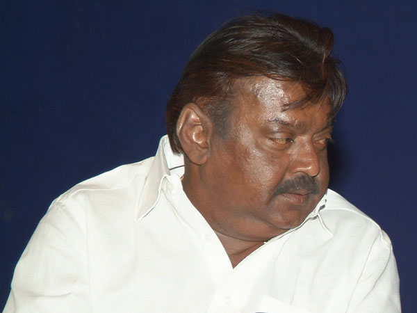 Defamation: Vijaykanth appears in court