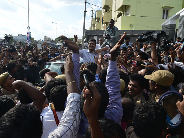 Jagan greeted by supporters outside Hyderabad Jail