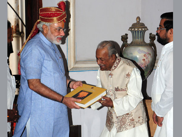 At Kowdiar Palace