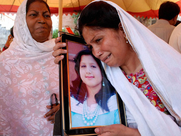 Pak: 60 killed as suicide bomber attacks church in Peshawar