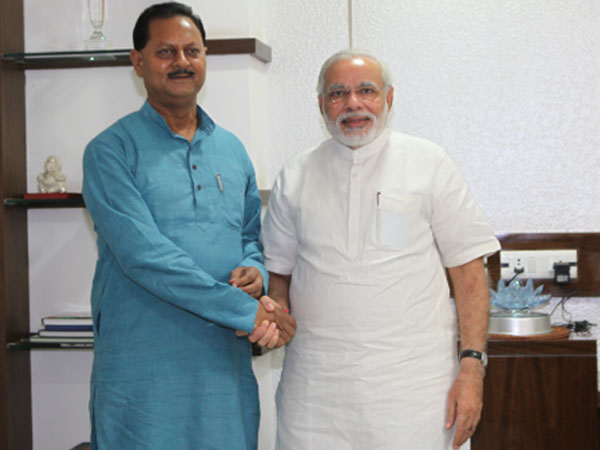 Gandhinagar: Senior JD(U) MLA meets Modi Gandhinagar: Senior JD(U) MLA meets Modi